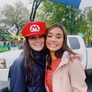 Meet your Posher, Caroline